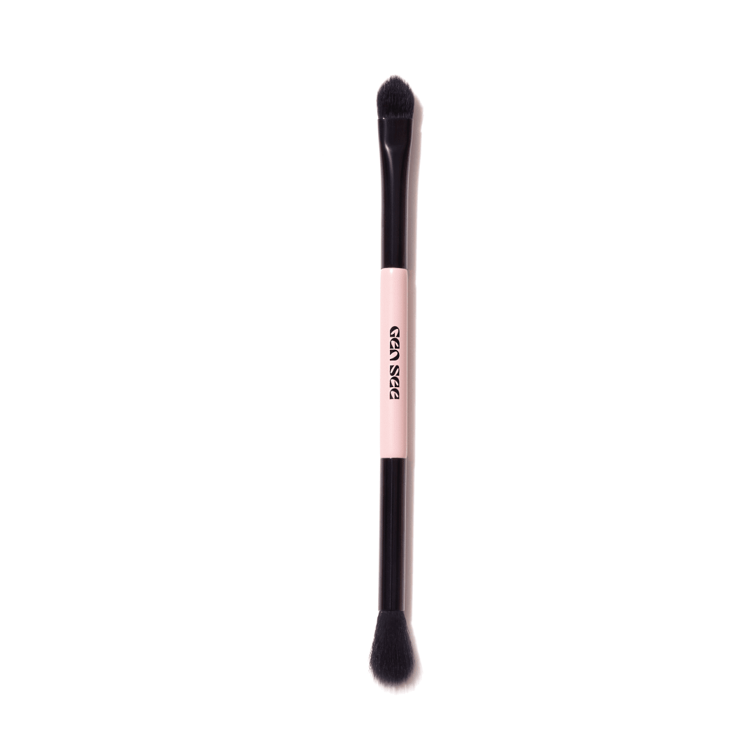 The Liquid Eyeshadow Brush - Image: 1