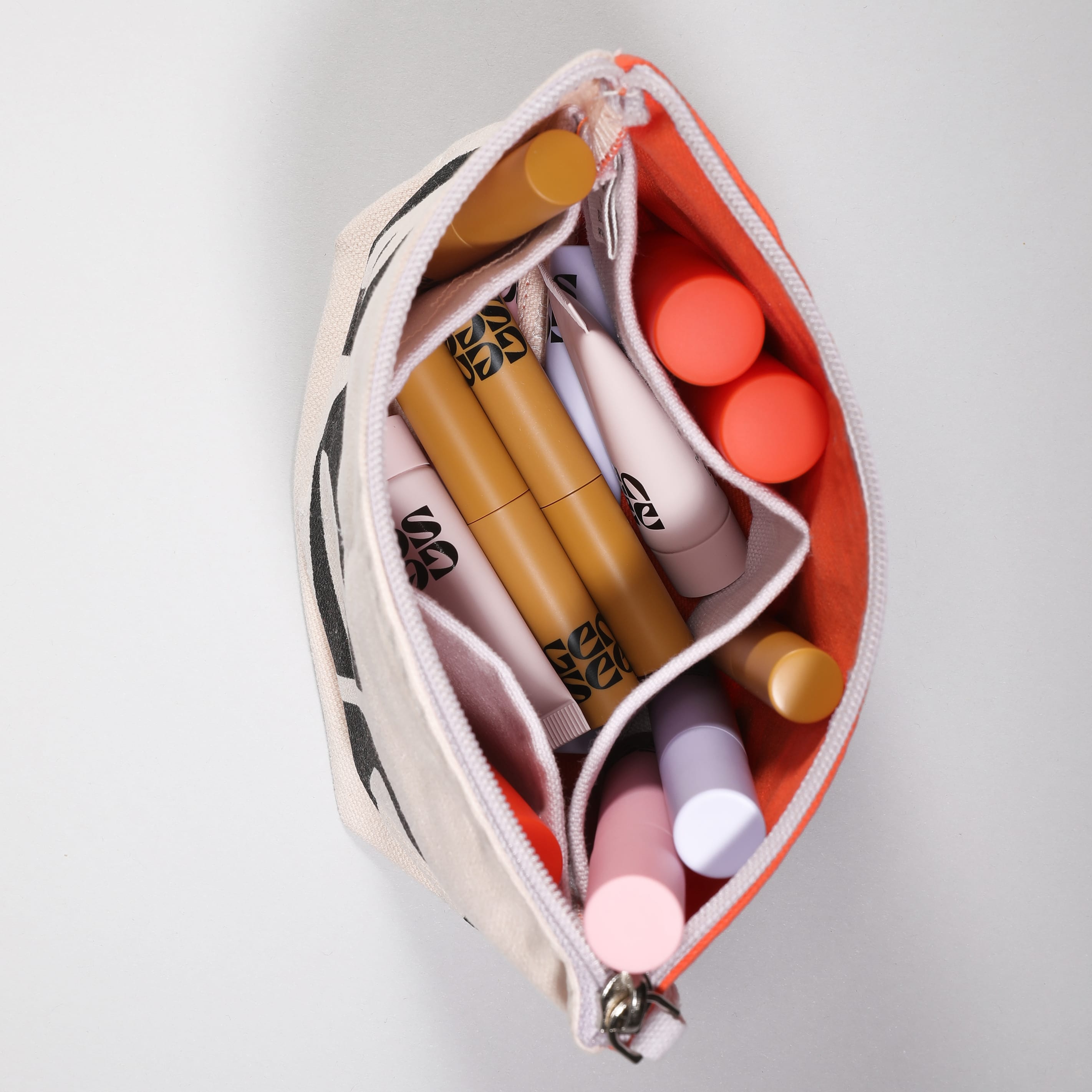 Mighty Makeup Bag - Image: 3