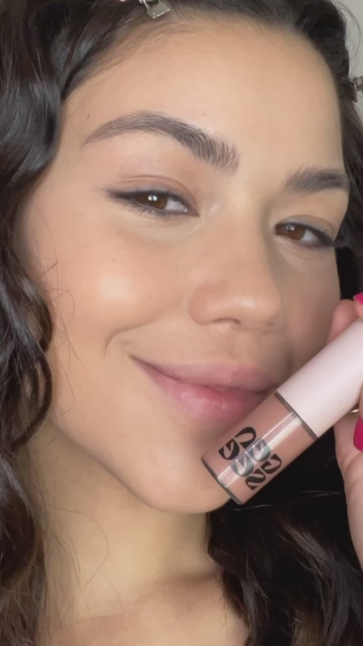 Load video: Oscars Look