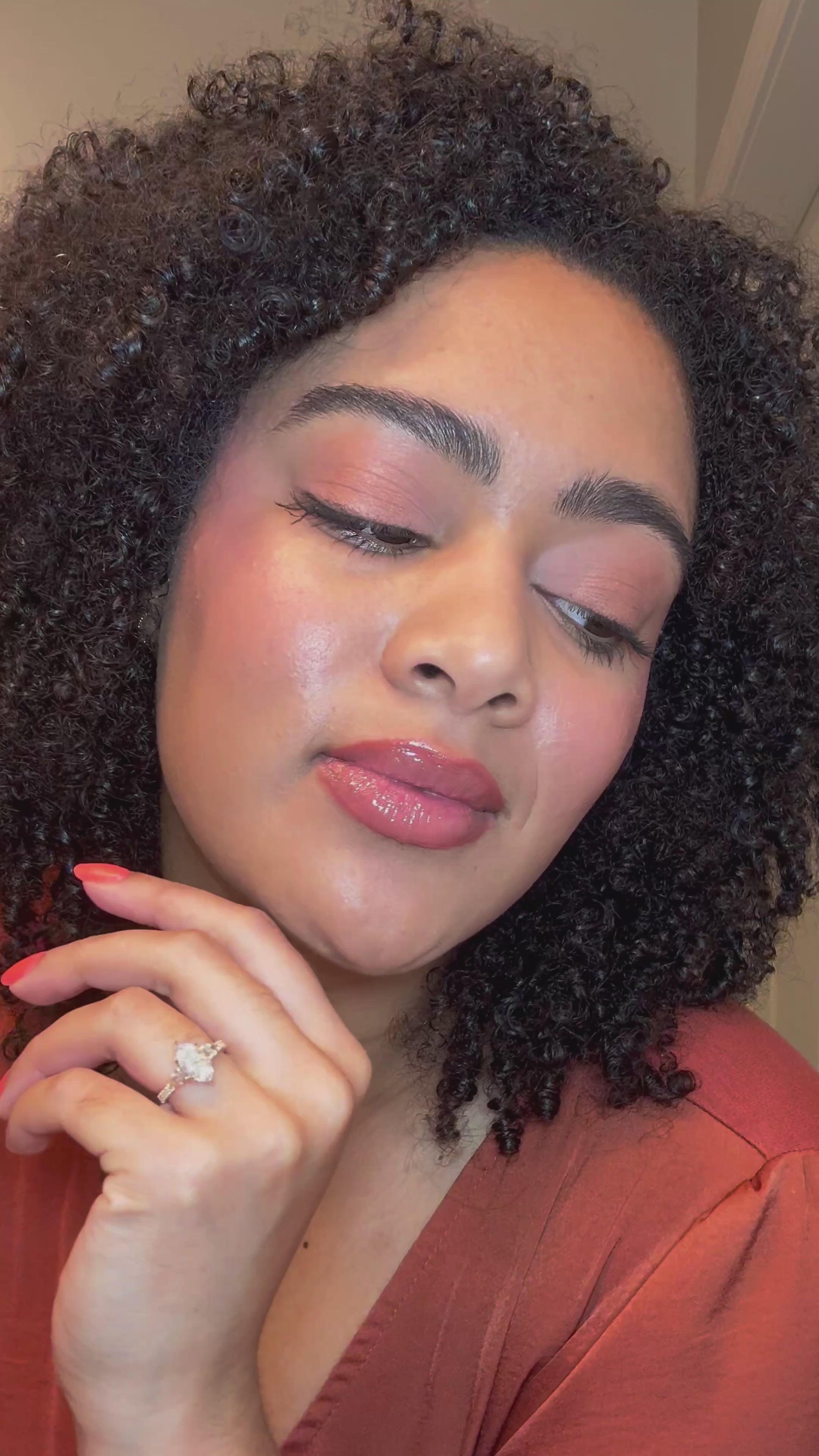 Load video: Tropical Bronze